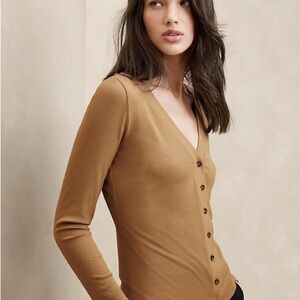 NWT Tan Banana Republic Factory Soft Touch Ribbed Button-down Top - Size Small